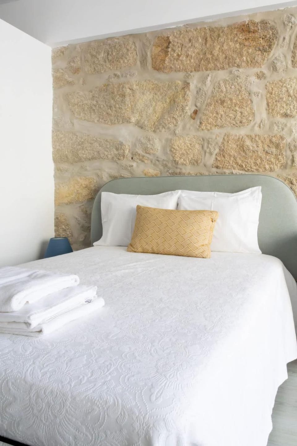 Brito Capelo Studio with Balcony - 2 Guests Apartment in Matosinhos