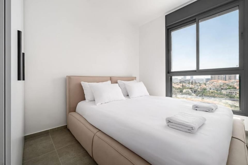 Spacious 4BR w Balcony & Mamad l Bldg Renovation Apartment in Tel Aviv District