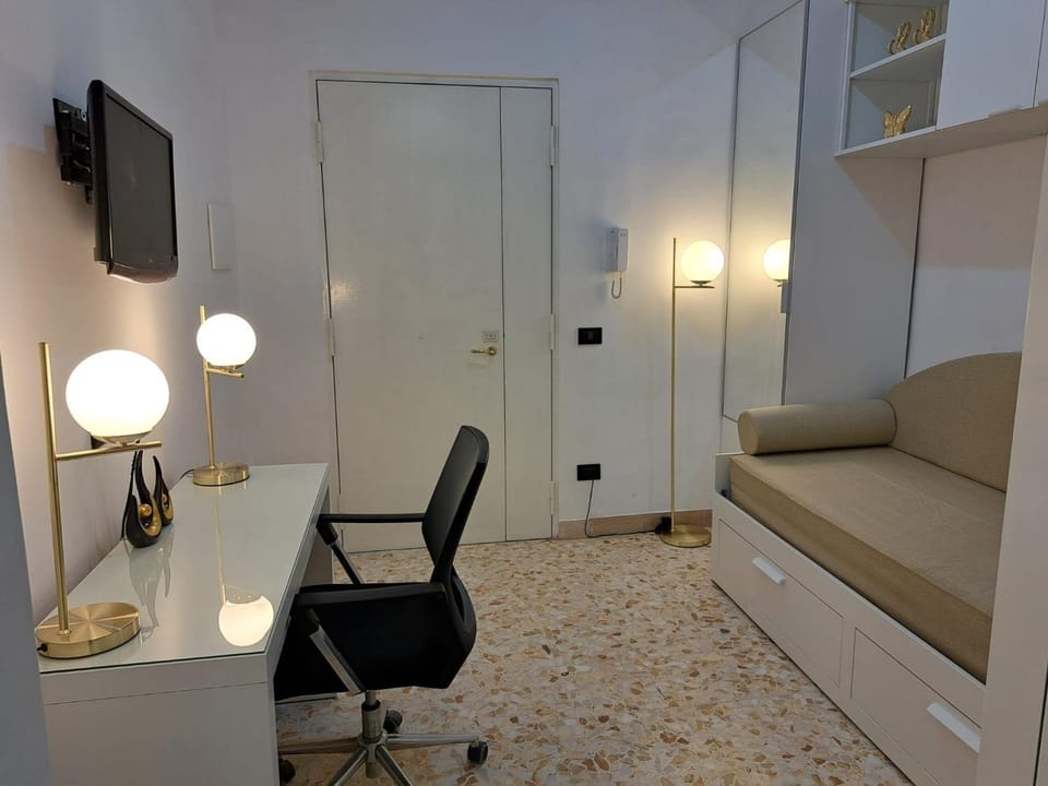 Communal lounge/ TV room, TV and multimedia, Living room, Photo of the whole room, Seating area
