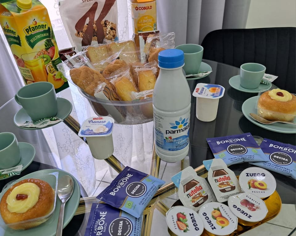 Breakfast, Breakfast, Italian breakfast, Italian breakfast