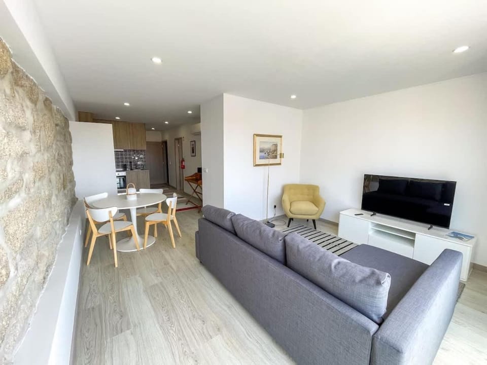 Brito Capelo T1 - 5 Guests Apartment in Matosinhos