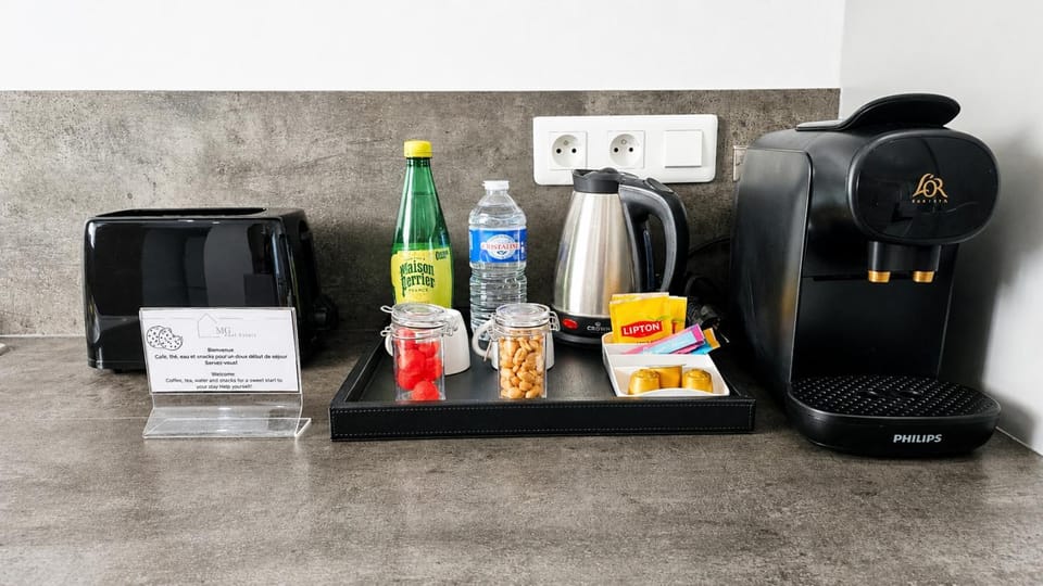 Restaurant/places to eat, Coffee/tea facilities