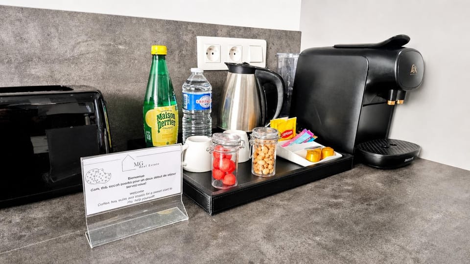Restaurant/places to eat, Coffee/tea facilities