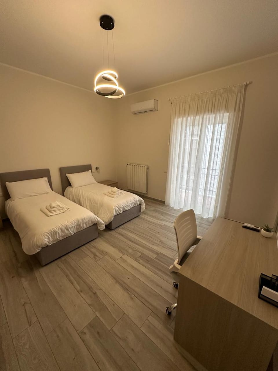 Bed, Balcony/Terrace, Bedroom