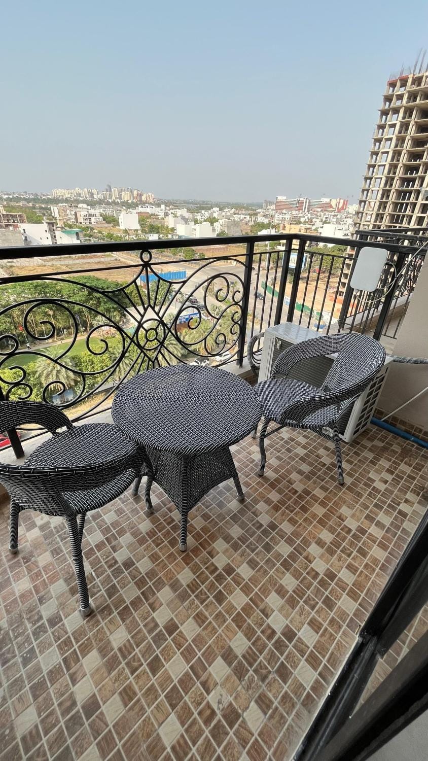 Us Group Stays Omaxe Hazratganj Apartment hotel in Lucknow