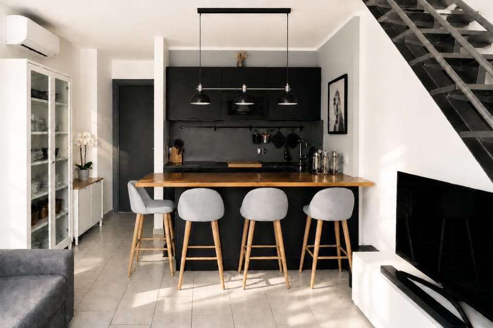 TV and multimedia, Kitchen or kitchenette, Living room, Seating area, Dining area