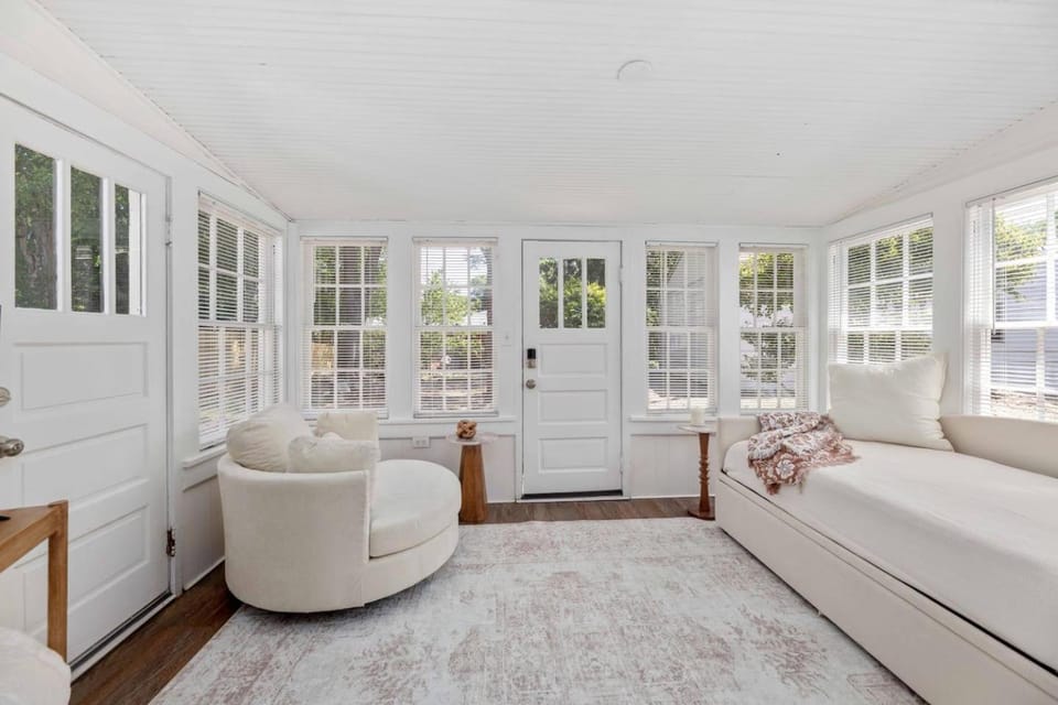 The Courtyard Cottage2BD 1BHPrivate Garden Suite House in Columbus