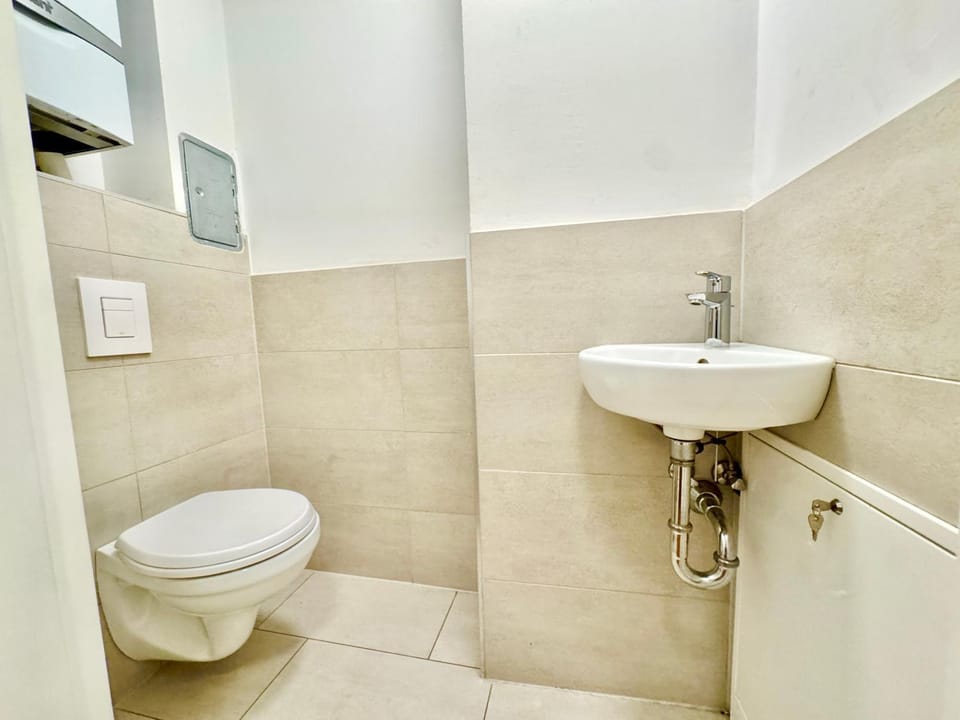 Modern 2 Bedroom Apartment with Free Parking Apartment in Vienna