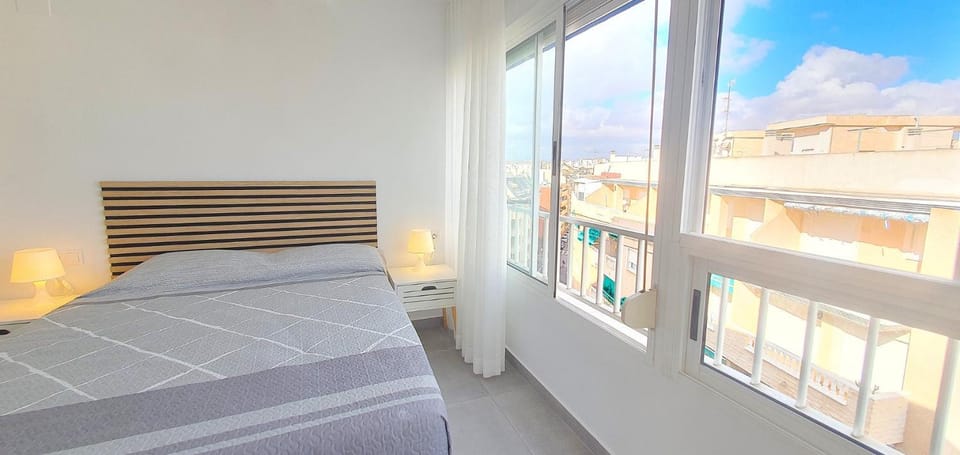 Studio Loco Beach Apartment in Torrevieja