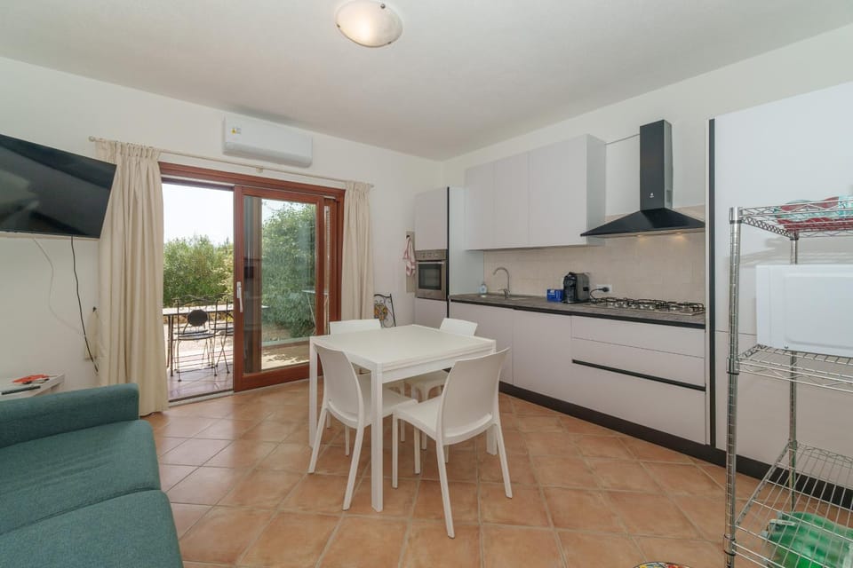 Property building, Kitchen or kitchenette, Living room