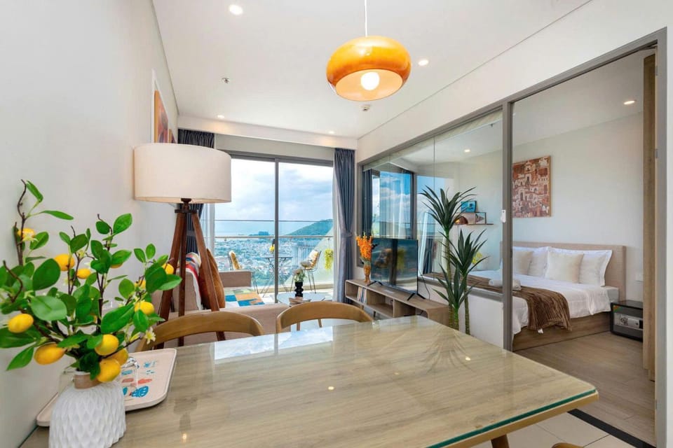 Natural landscape, View (from property/room), Balcony/Terrace, Living room, Seating area, Dining area