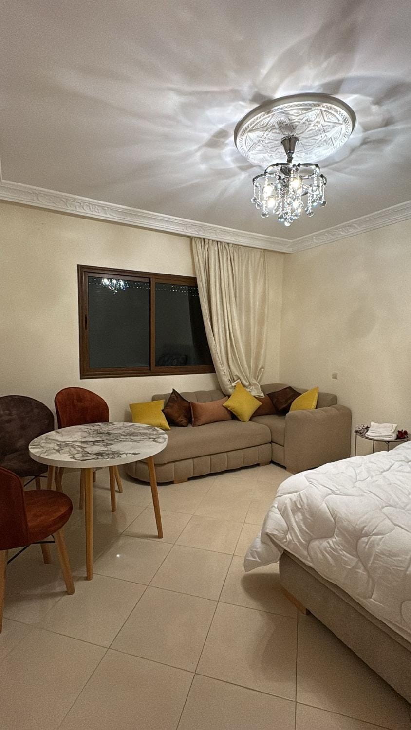 Appartement moderne cosy et proche gare Bouznika Apartment in Bouznika