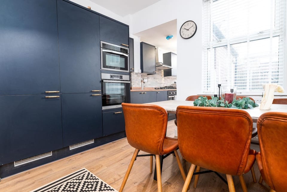 Dining area, kitchen