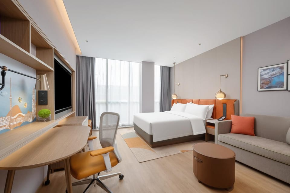 Photo of the whole room, Bedroom