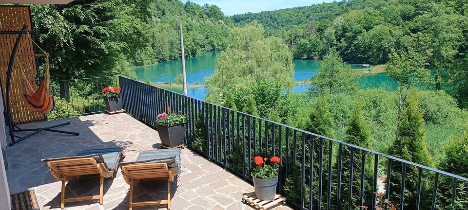 Rivera House Mrežnica - Sauna & River View Villa in Croatia