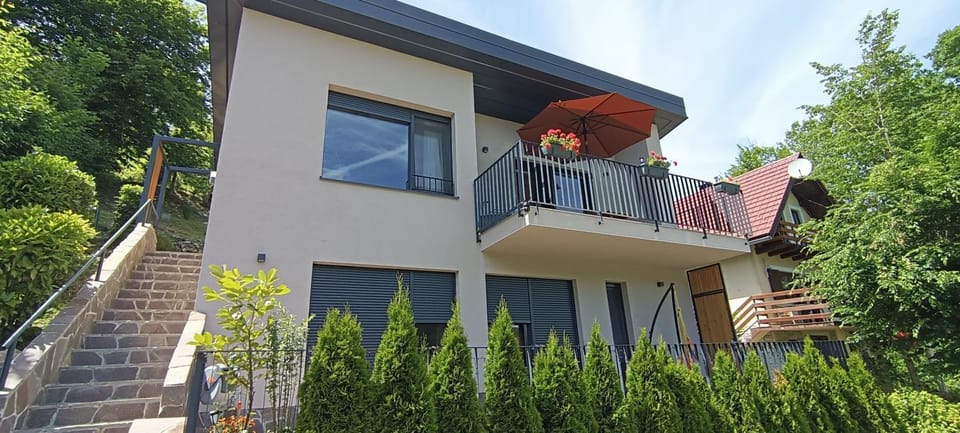 Rivera House Mrežnica - Sauna & River View Villa in Croatia