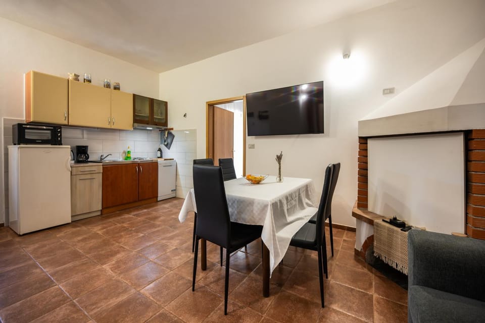 Living room, Dining area, dishwasher