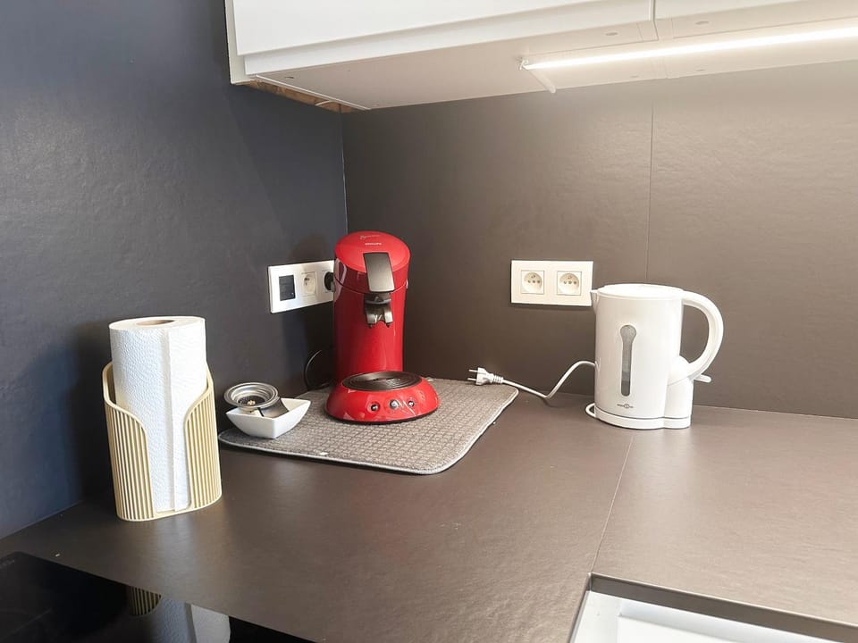 Coffee/tea facilities, toaster