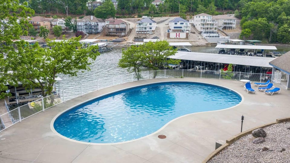 By The Lake Resort Access House in Village Four Seasons
