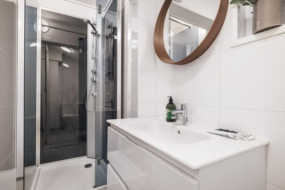 Shower, Bathroom