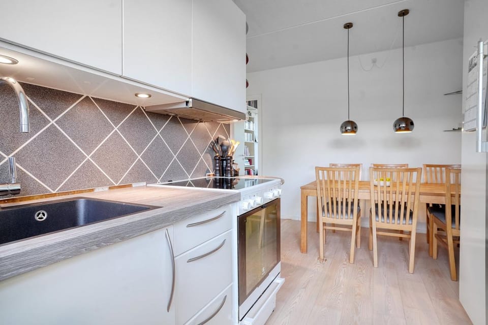 Kitchen or kitchenette, Dining area, Communal kitchen, dishwasher