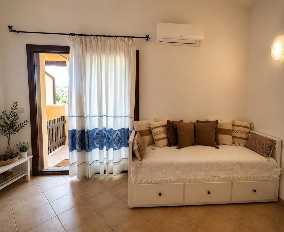 Living room, air conditioner