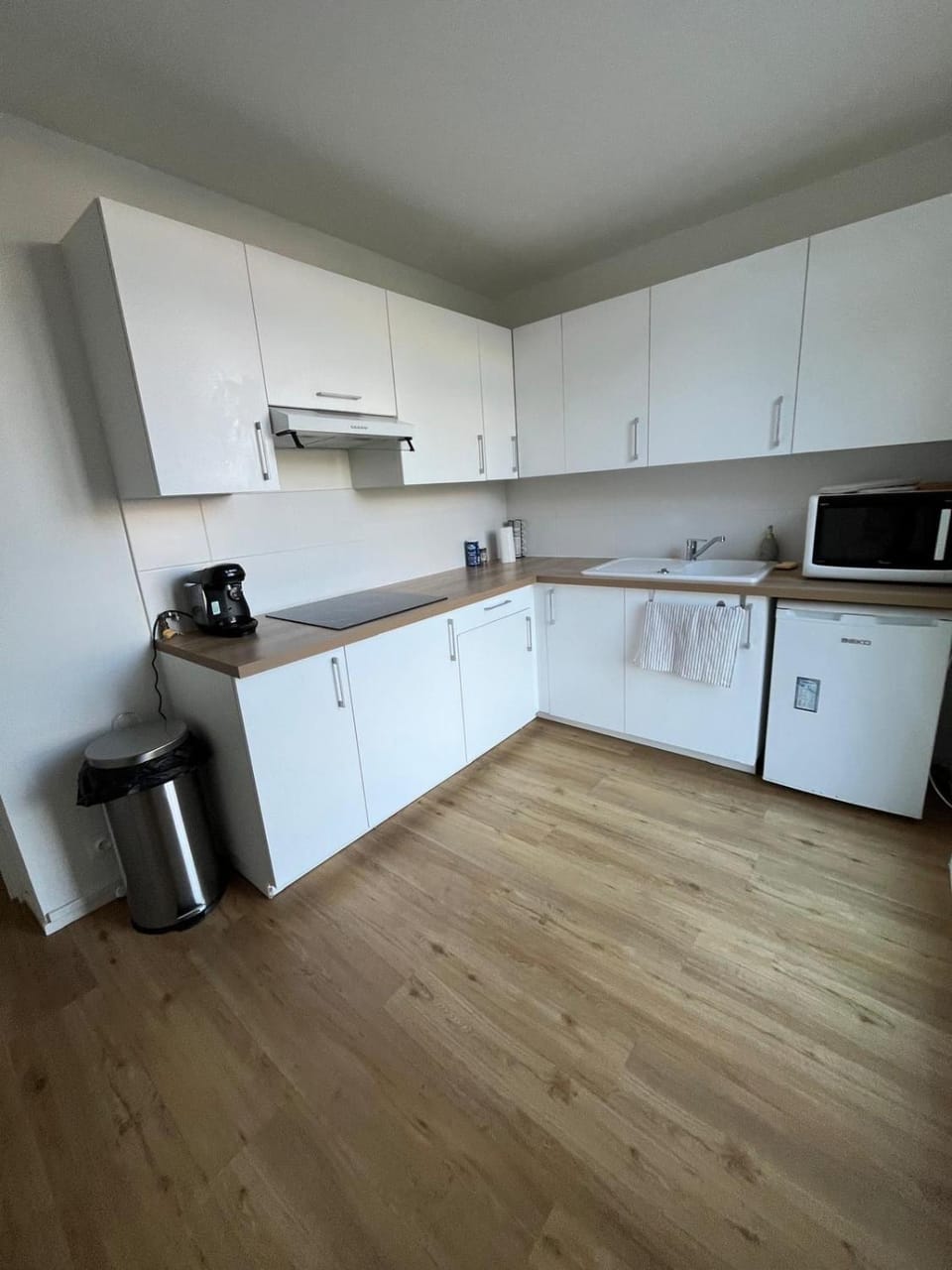 Quiet and Bright Apartment, Tram 2 Minutes Away Apartment in Pessac
