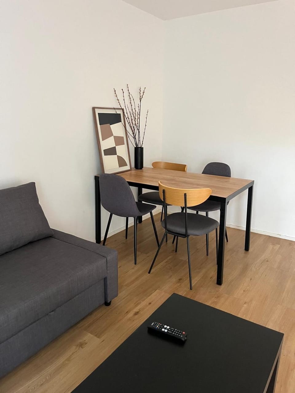 Quiet and Bright Apartment, Tram 2 Minutes Away Apartment in Pessac