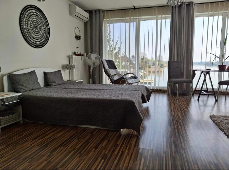 LETO V SENCI NEKONČÍ ANI V AUGUSTE Apartmán 71 Slnečné jazerá 71, SENEC Apartment in Bratislava Region, Slovakia