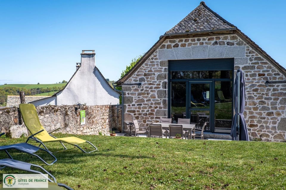 Gîte de Lestaral House in Occitanie