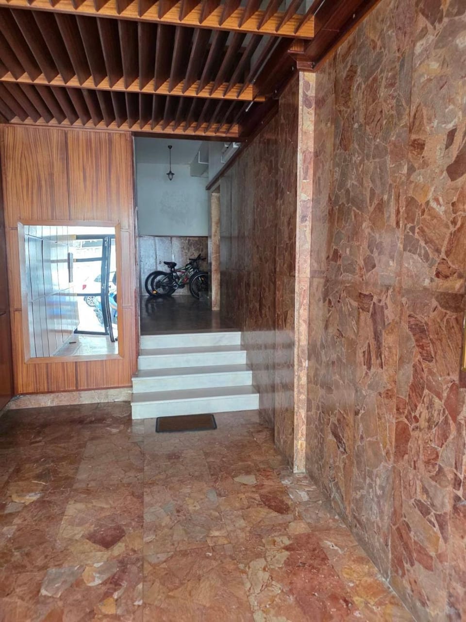 Facade/entrance