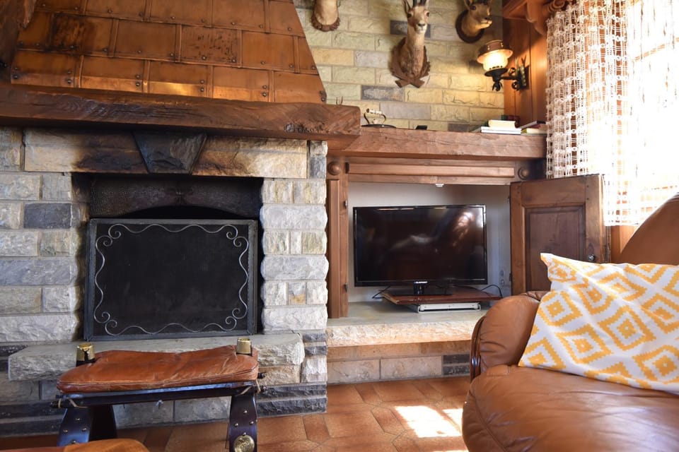 Grand Chalet Vercorin pour 10 personnes avec jardin BBQ parking privé et sauna Chalet in Sierre