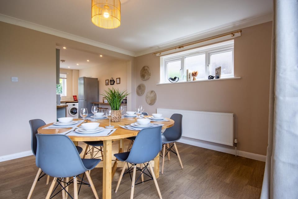Great Views, Fast WiFi & Driveway Parking House in Southampton