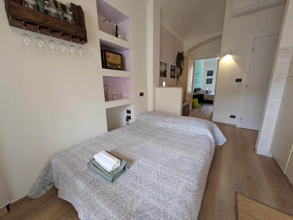 Two-room apartment near the Polytechnic University with balcony Apartment in Turin