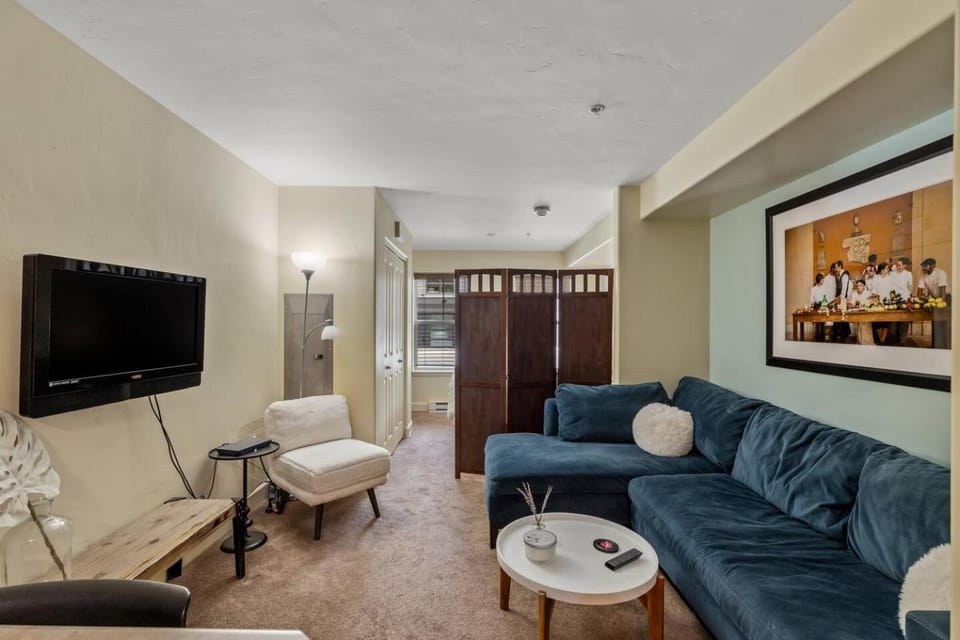 First Tracks Studio w/ Pool Apartment in Steamboat Springs