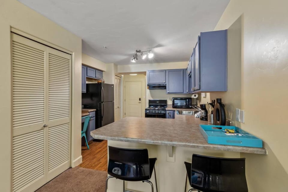 First Tracks Studio w/ Pool Apartment in Steamboat Springs