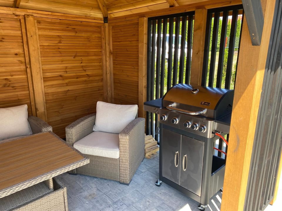 BBQ facilities, Seating area