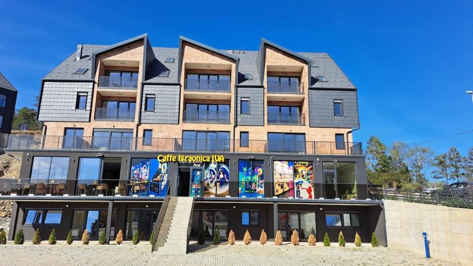 Property building, Patio, Parking