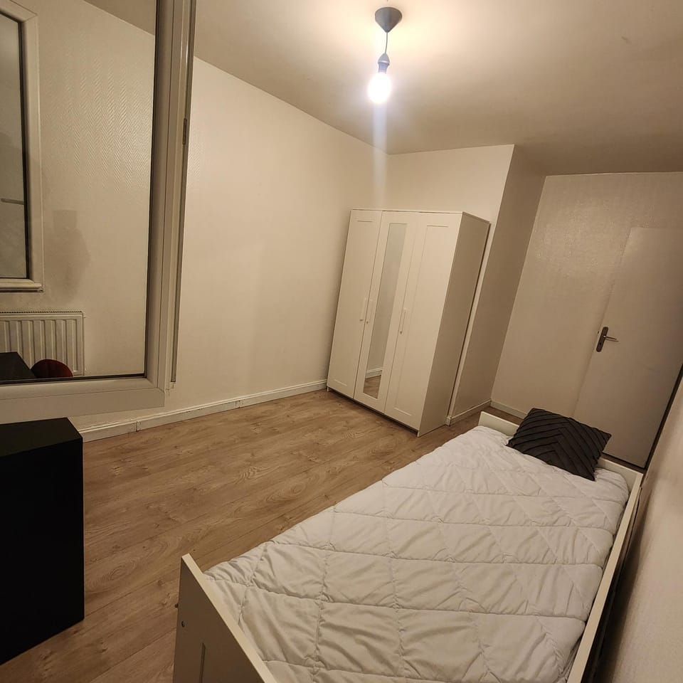 -Chambre privée chez l'habitant Apartment in Villeurbanne
