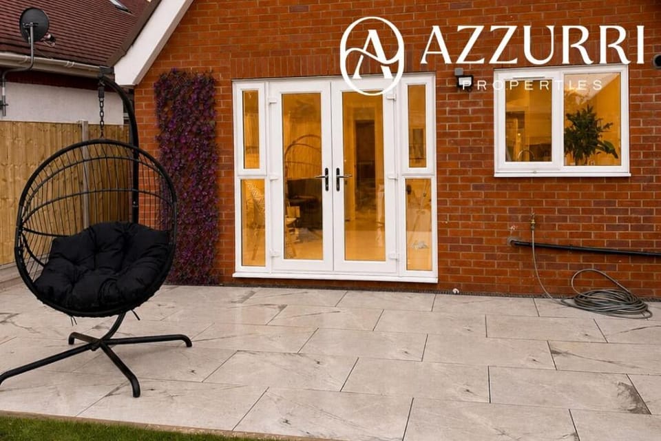 Garden, Living room, Seating area
