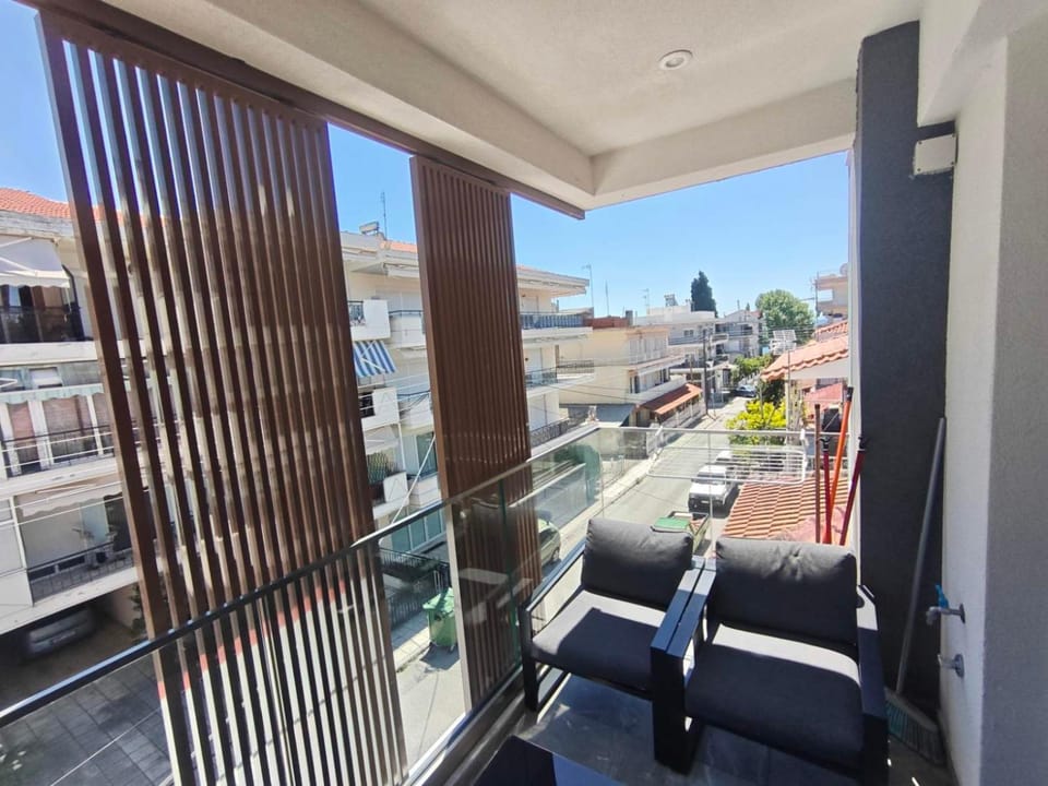 Neighbourhood, View (from property/room), Sea view, Street view