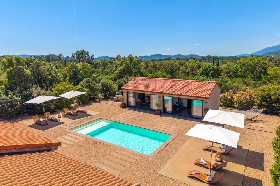 Pool view, Swimming pool, Swimming pool