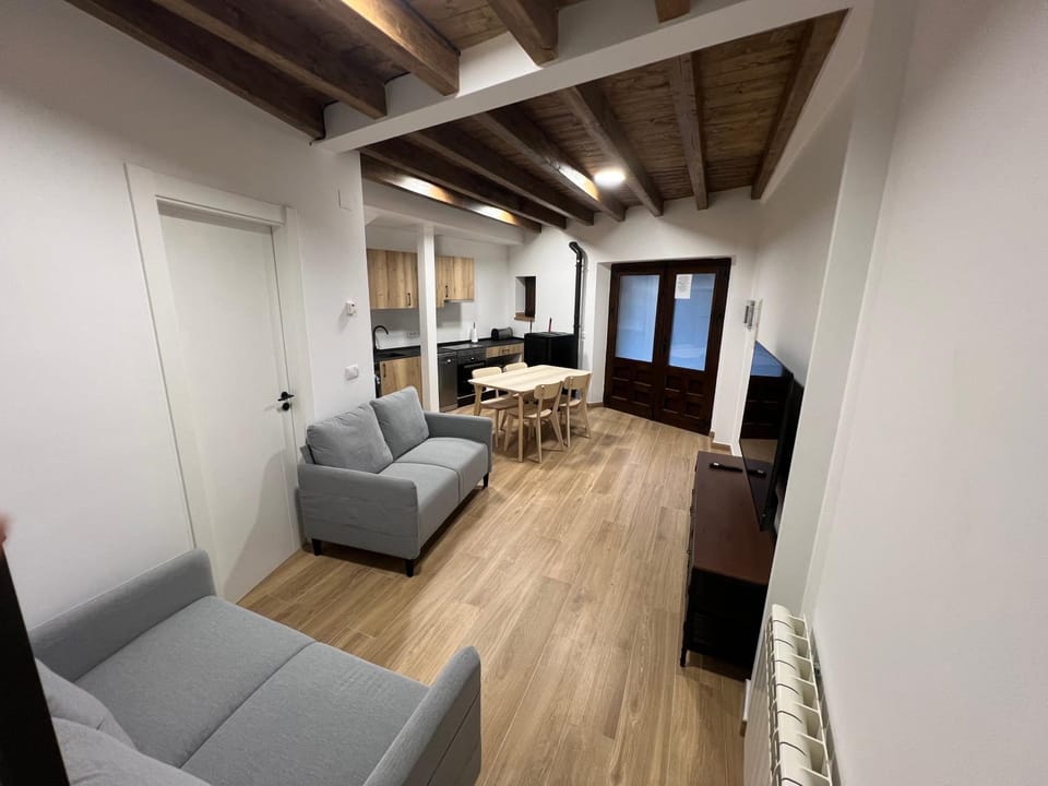 TV and multimedia, Living room, Dining area