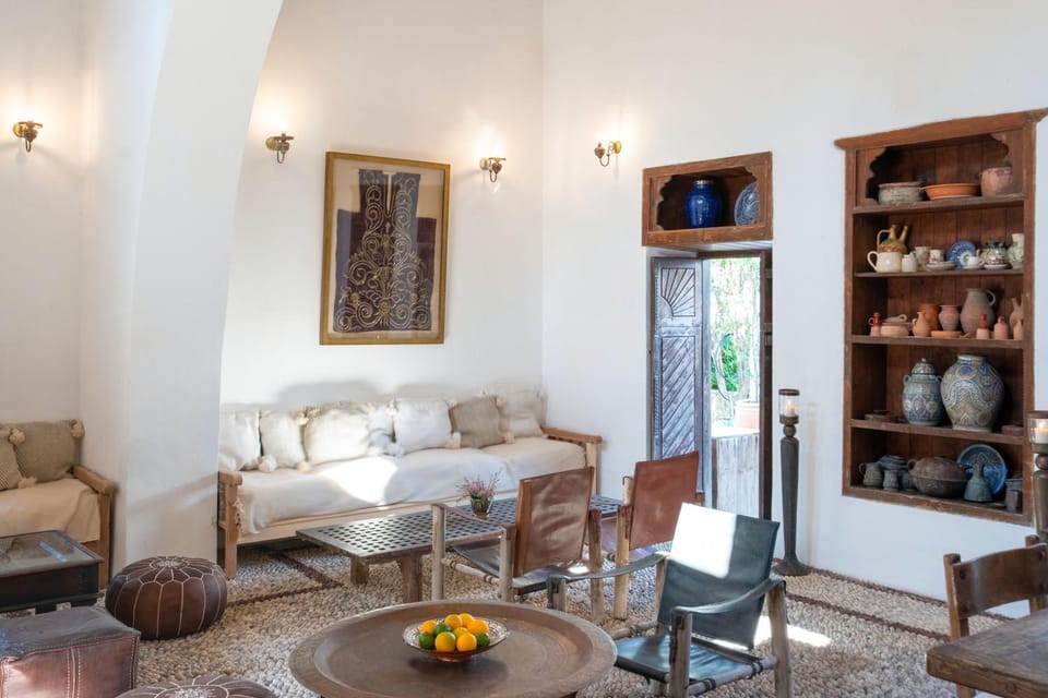 Communal lounge/ TV room, Living room, Seating area, Dining area