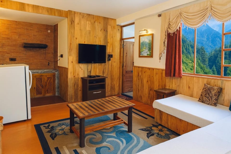 Manu Villa Manali - A Beautiful Cottage towards Snow Capped Mountain Hotel in Manali