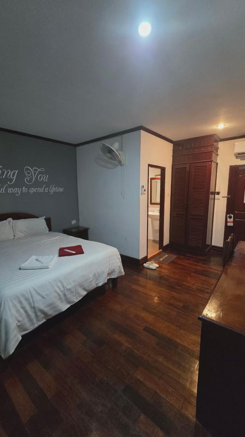 Bed, Bedroom, wardrobe