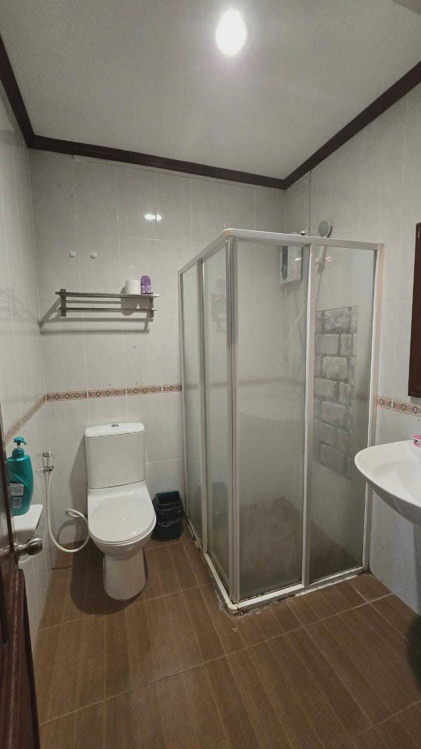Shower, Toilet, Bathroom