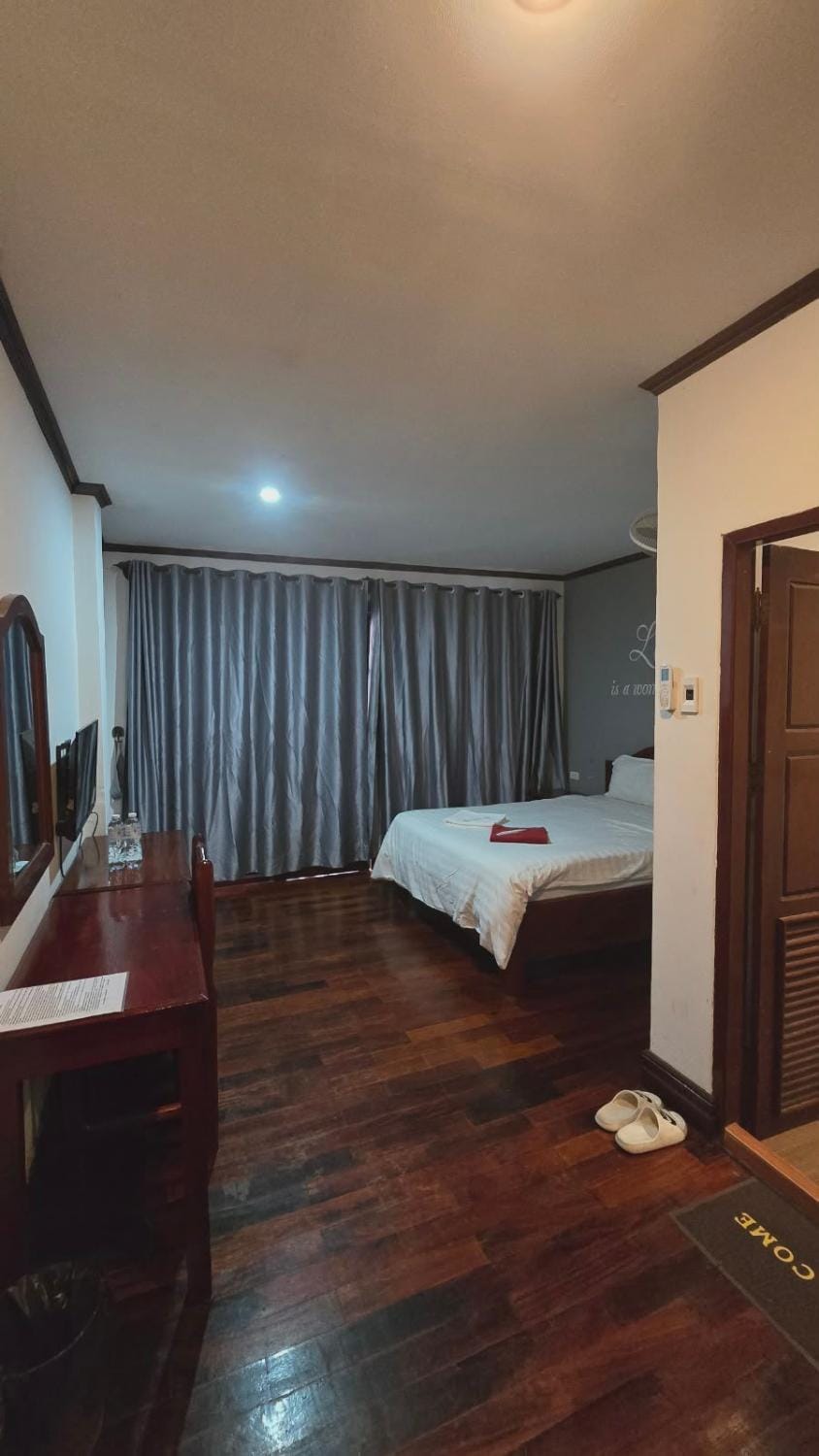 Bed, Photo of the whole room