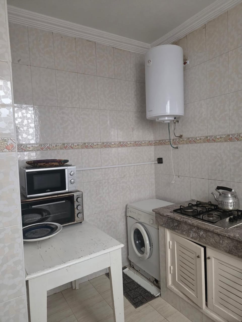 Kitchen or kitchenette, stove