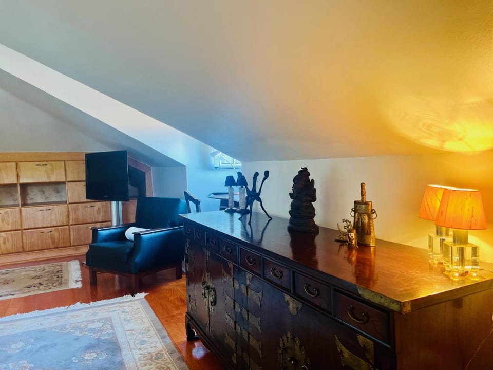 Bedroom, furniture